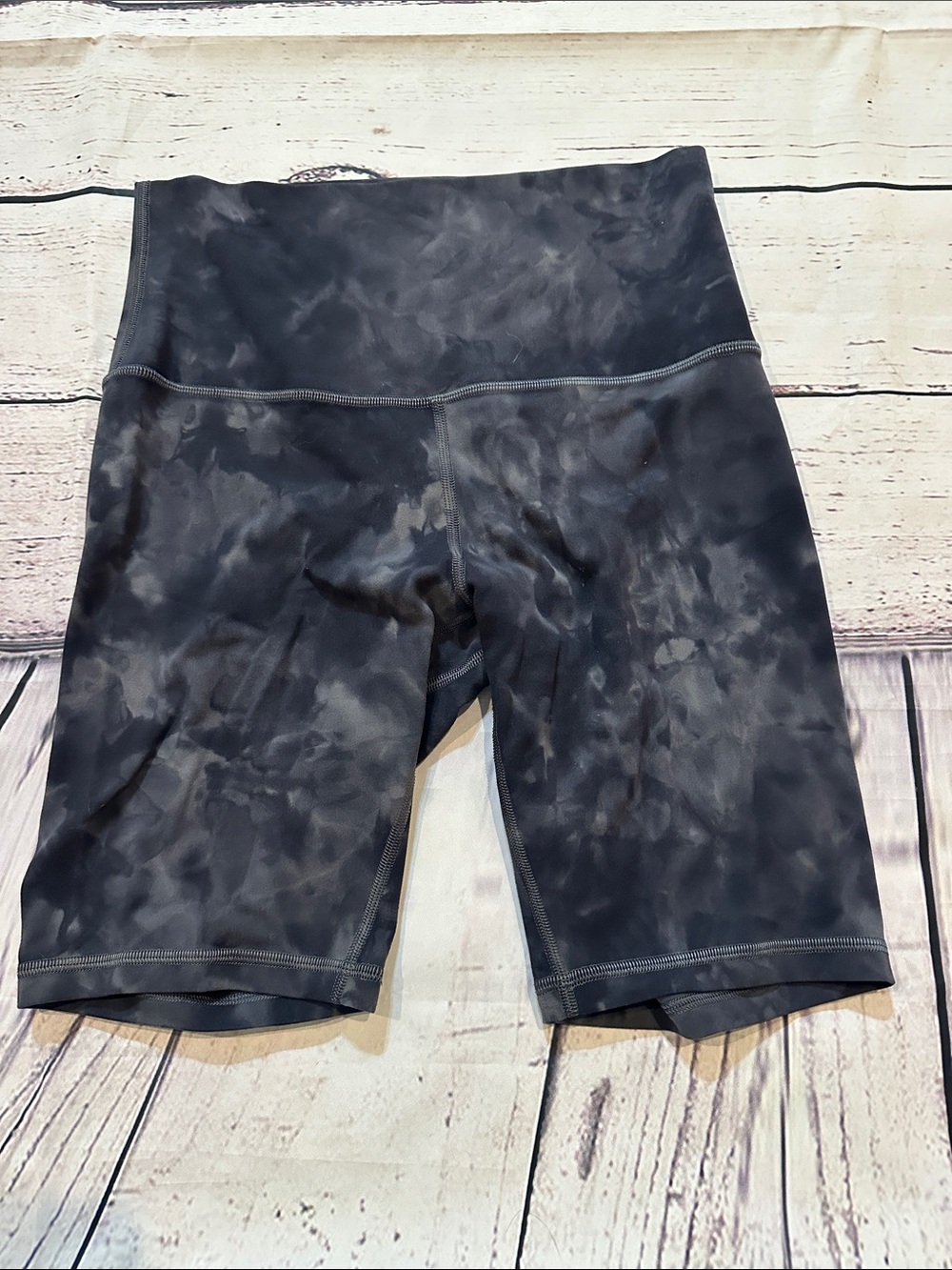 lululemon athletica Black Tie-Dye High-Rise Bike Shorts - Picture 4 of 6